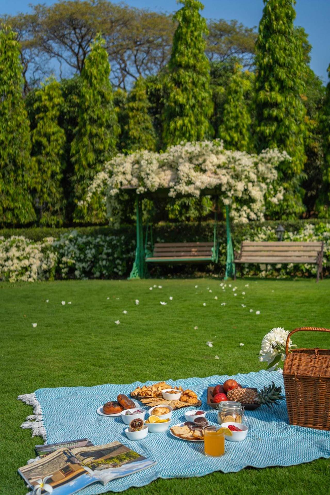 Stayvista At Moksh Villa - Bbq & Jacuzzi Alibag Exterior photo